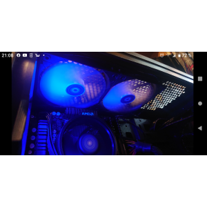 Lumina albastră este de la alt ventilator