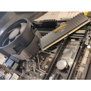 Memorie Corsair Vengeance LPX Black 8GB DDR4 3000MHz CL16 - PC Garage