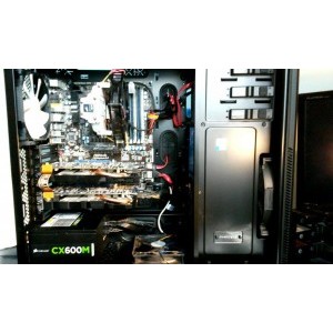 Airflow bun, multumita cable managementului bun. Gaurile pentru fanurile podea sunt dubios...