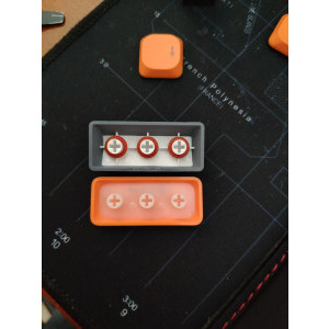 Layout la tasta Shift comparativ cu Keychron