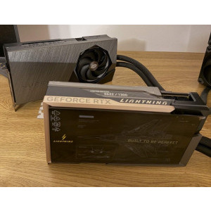 MSI GeForce RTX 5090 LIGHTNING Z vs MSI GeForce RTX 5090 SUPRIM LIQUID SOC