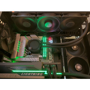 Noctua NF-A12x25 G2 chromax montate pe EK-Nucleus AIO CR360 Dark