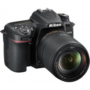 Nikon D7500 Negru + Obiectiv AF-S DX 18-140mm f/3.5-5.6G VR Nikkor