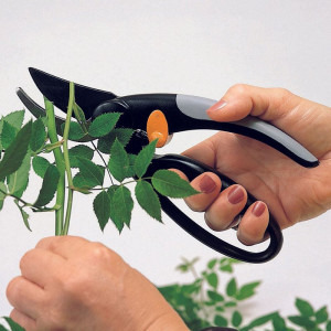 Fiskars Foarfeca cu garda de protectie P44