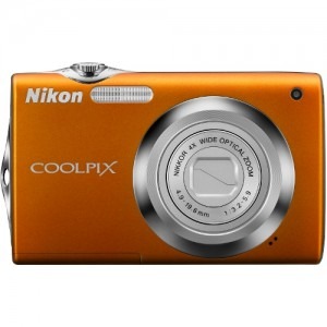 Nikon CoolPix S3000 orange + card 4GB + geanta CS-S01
