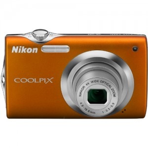 Nikon CoolPix S3000 orange + card 4GB + geanta CS-S01