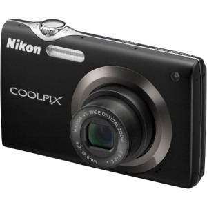 Nikon CoolPix S3000 black + card 4GB + geanta CS-S01