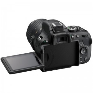 Nikon D5200 negru + obiectiv AF-S DX Nikkor 18-55mm f/3.5-5.6G VR