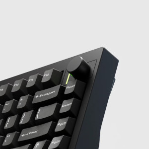 QwertyKey 75 Pro V2 RGB Black Liniar Prelubrifiat V2 Switch Mecanica