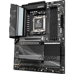 GIGABYTE X670 AORUS ELITE AX