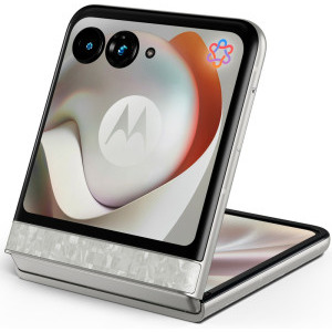 Motorola Razr 70, 256GB, 8GB RAM, Dual SIM, 5G, Tri-Camera, PANTONE Bright White