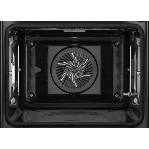 Electrolux EOE7P31Z, Electric, 72 L, Multifunctional, Autocuratare pirolitica, Convectie, Afisaj digital, Senzor gatire, Grill, Clasa A+, Negru