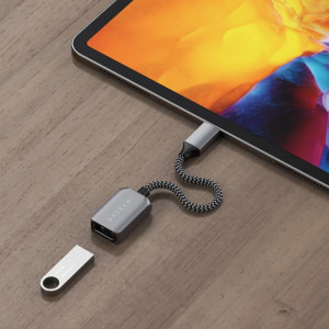 Satechi 1x USB Tip C Male - 1x USB 3.0 Tip A Female, 0.1 m, gri-negru