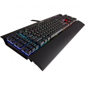 Corsair K95 - RGB LED - Cherry MX Red - Layout EU Mecanica