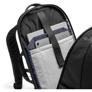 Tomtoc Rucsac laptop 16 inch UrbanEX-T77, capacitate 26L, baza intarita 840D, fermoare YKK, culoare negru