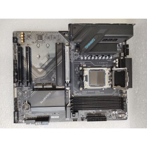 Placa de baza GIGABYTE X870 GAMING WIFI6